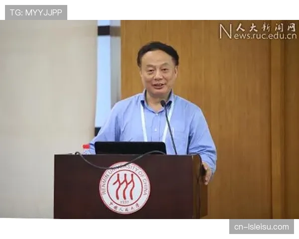 学术视角：体育学者发表论文，探讨足球战术趋同化与社会文化心态的关系